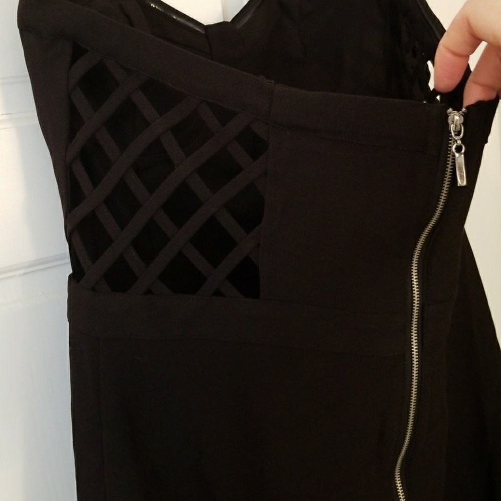 Dress - Picture 2 of 6